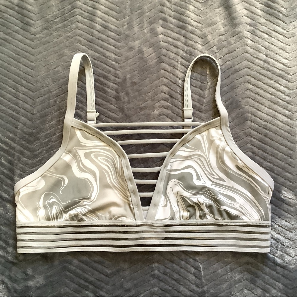 VS PINK Ultimate Lightly Lined Gray Swirl Strappy Bra Medium
